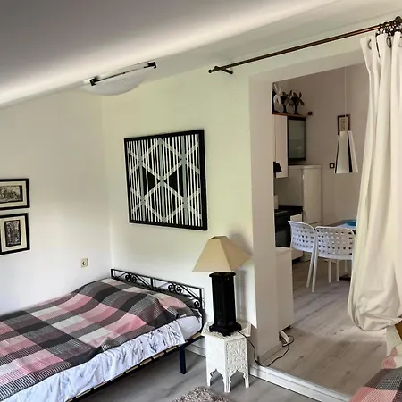 Art Gallery Apartmán Vantacici