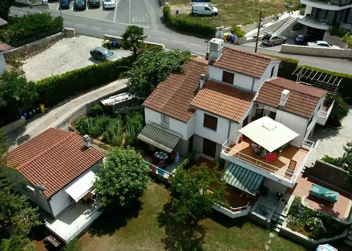 Apartment Art Gallery Vantacici