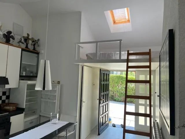 Apartman Art Gallery *